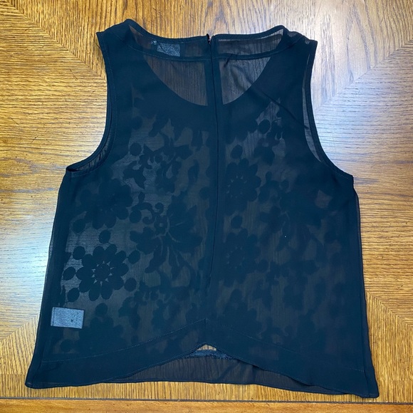 ASTR The Label Black Sleeveless Sheer Floral Top
Size: S - Picture 3 of 11